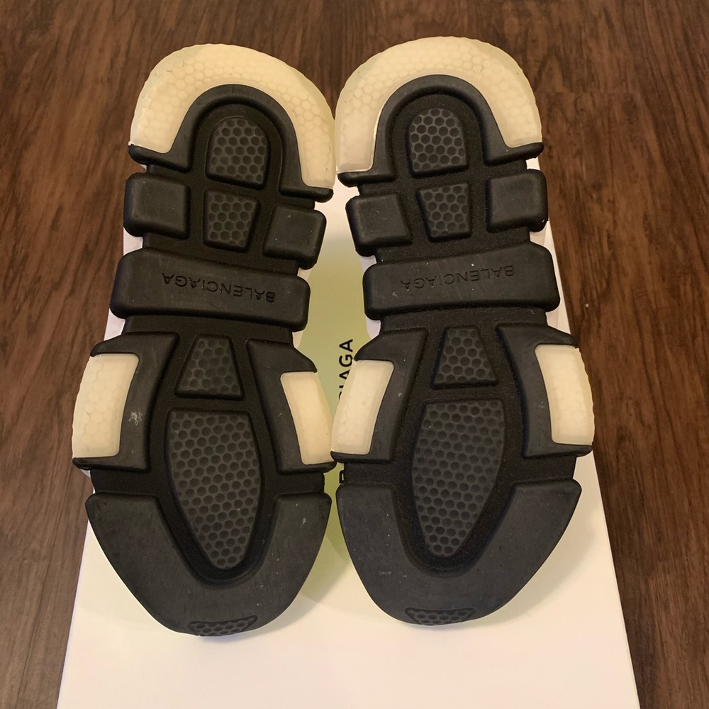 Authentic Neon Balenciaga Sock Sneaker - Picture 7 of 8